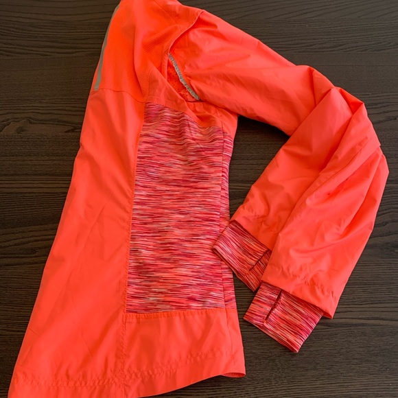 Running room light jacket/ removable vest. Bright coral pink - Picture 2 of 3